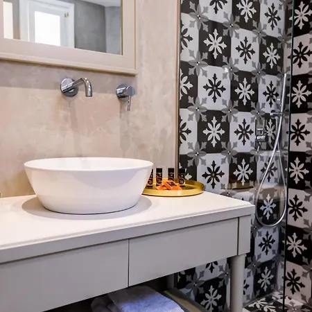 Lemon Tree House Apartmanhotel