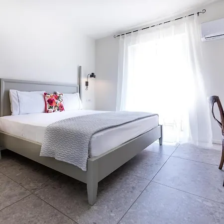 Lemon Tree House Apartmanhotel